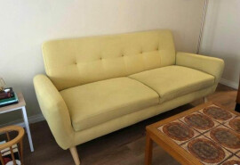 Жовтий 3-4-місний диван