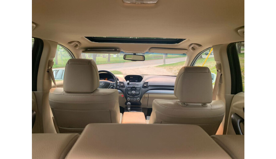 Продаю авто 2013 Acura RDX -