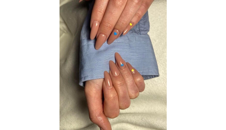 I invite you to a professional and safe manicure. -