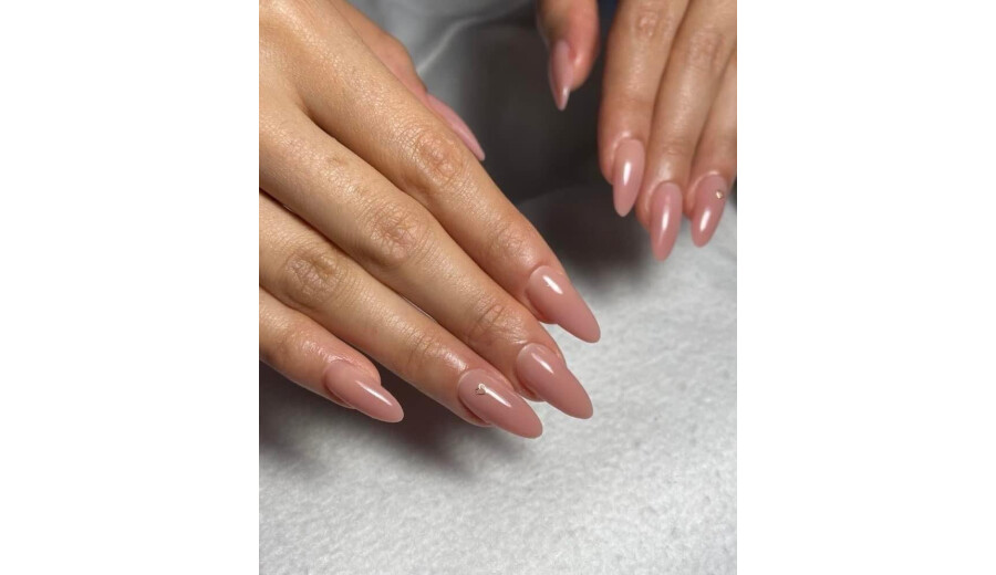  I invite you to a professional and safe manicure. - 