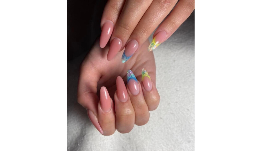 I invite you to a professional and safe manicure. -