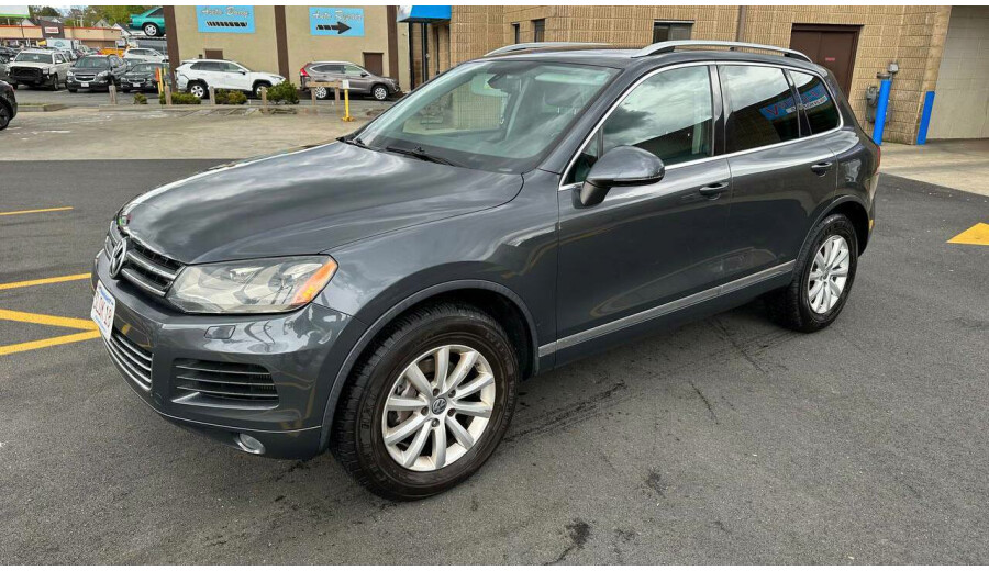 Продаж авто Volkswagen Touareg - 