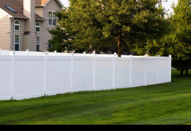 Vinyl fence measurement and installation