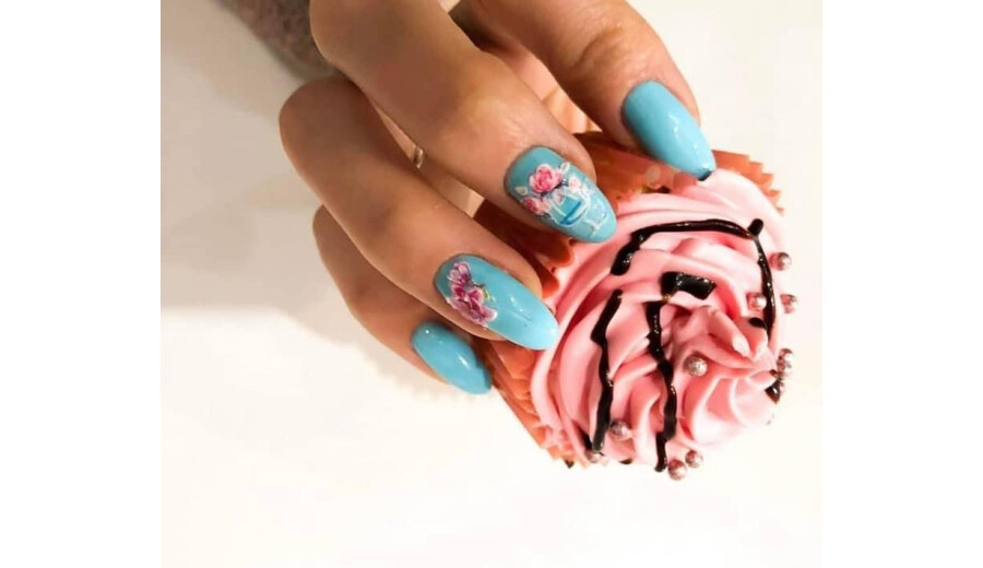 I invite you to a professional and safe manicure. -