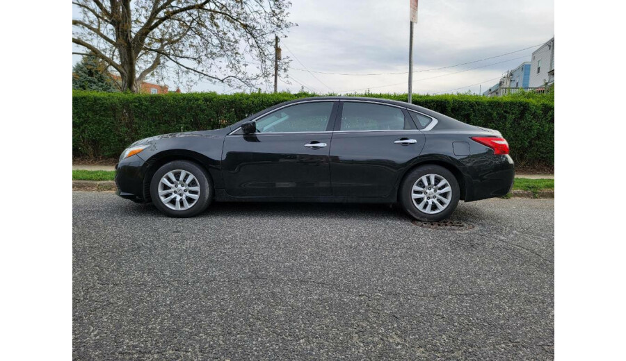 Nissan Altima 2017, 64k miles - 