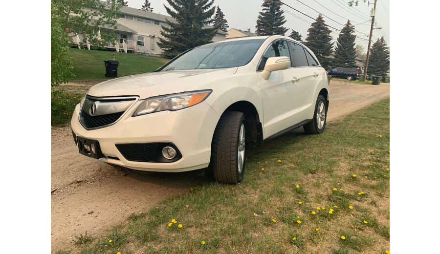 Продаю авто 2013 Acura RDX -