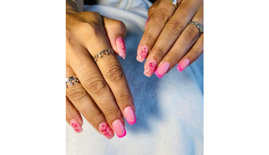 I invite you to a professional and safe manicure. -