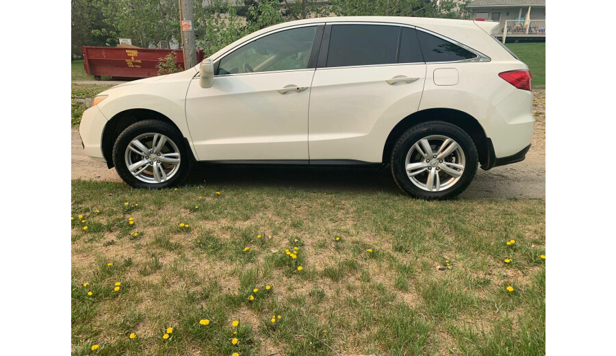 Продаю авто 2013 Acura RDX -