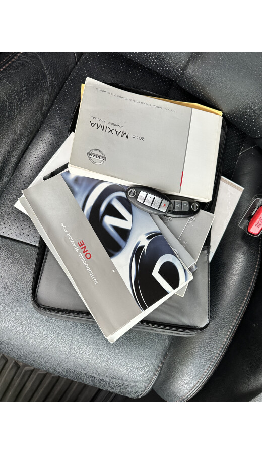Nissan maxima 2010 -