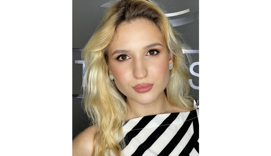 Premium eyebrows -