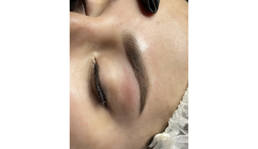 Premium eyebrows -