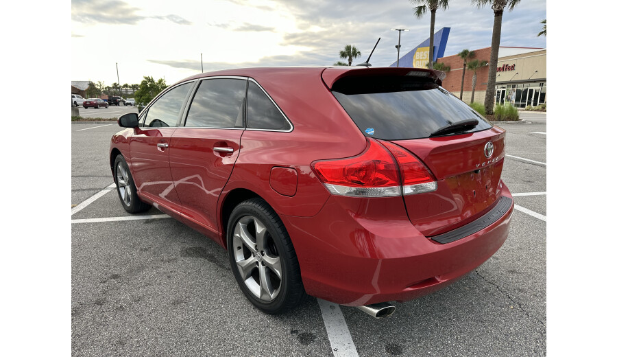 URS AUTO LLC  - 