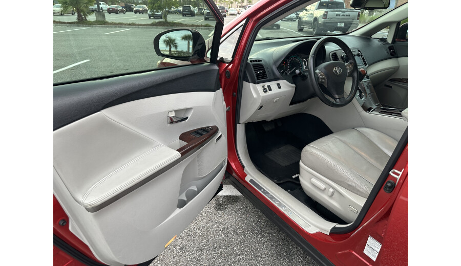 URS AUTO LLC  - 