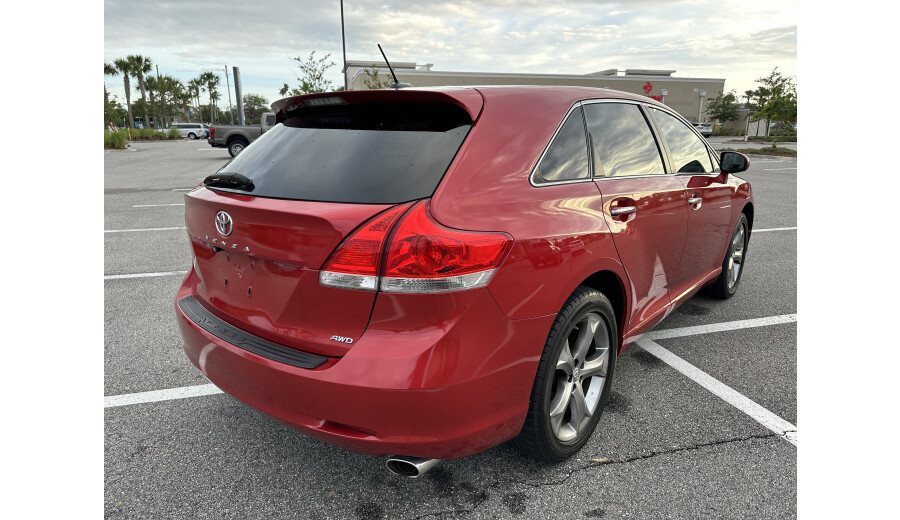 URS AUTO LLC  - 