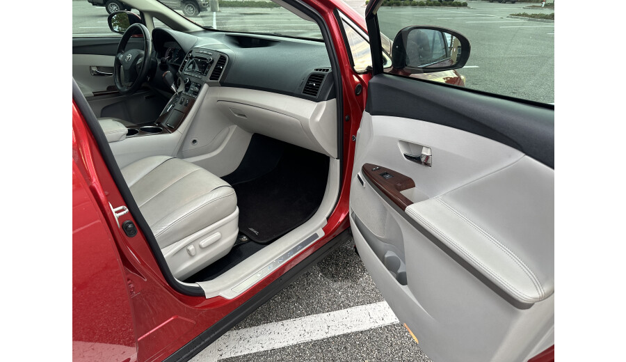 URS AUTO LLC  - 