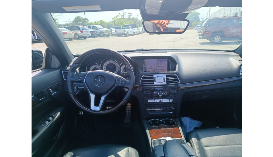 Mercedes Benz e350 -