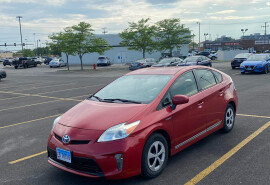 Здається в оренду автомобіль Toyota Prius hybrid 2012 рік