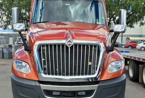 LBY Trucking запрошує на роботу  водіїв траків