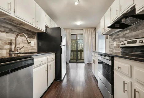 Верхній поверх, приватна квартира в Сенді-Спрінгс!