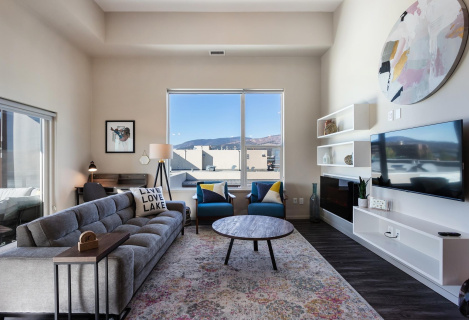 We rent an apartment (short-term license)