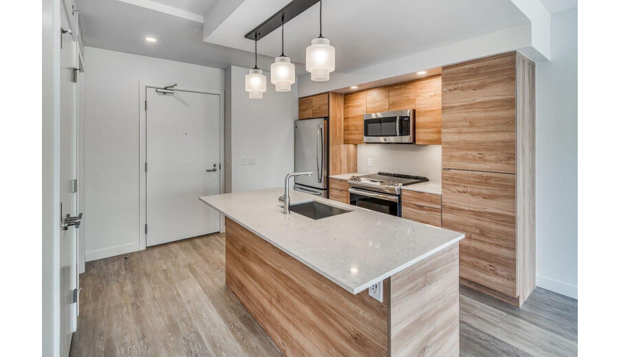 1 bedroom 1 bath apartment available from June 1 - 