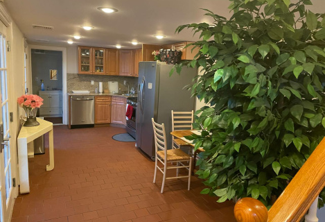  One bedroom для жінки 45+
