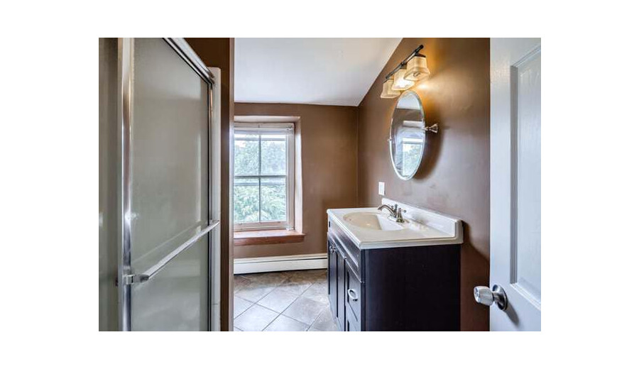 5 bdt house in Manayunk  -