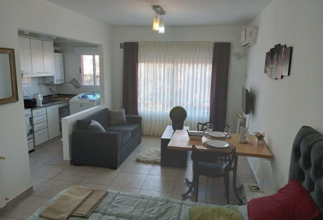 Здається в оренду 1 кімнатн квартир в гарному стані з меблями.