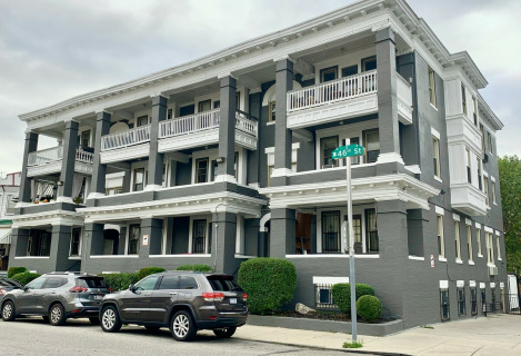 2 Bdr appartment, 6 S 46th St