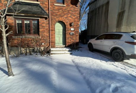 3 Bdr house, Bronson Avenue