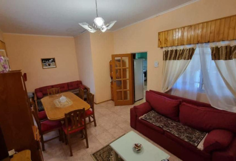 На продаж. Будинок з ділянкою 18мх53