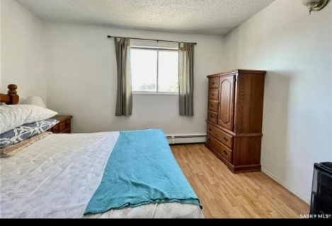 Здається в оренду: Добре оновлена, без меблів квартира