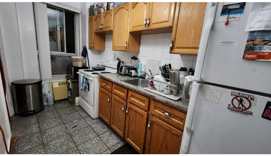 ​Здається кімната з меблями!   - 