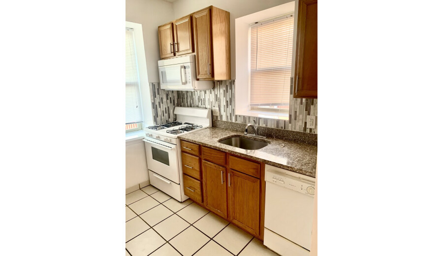 2 Bdr appartment, 6 S 46th St  -