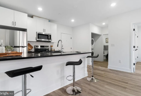 Studio, Cecil B Moore Ave #401