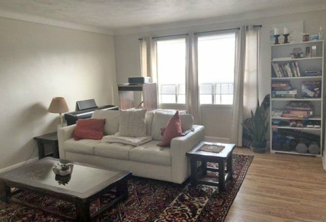 3 Beds 1 Bath Apartment