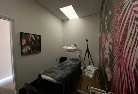 Equipped beautician's room in the salon