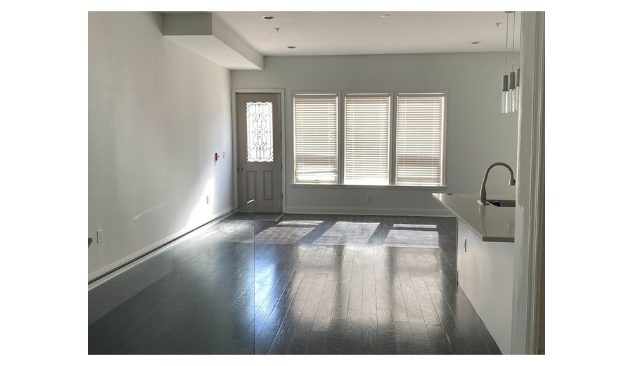 3 Bdr appartment, Noble St -