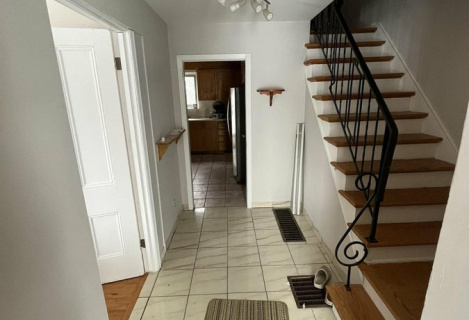 5 bdt house, Riverside Drive