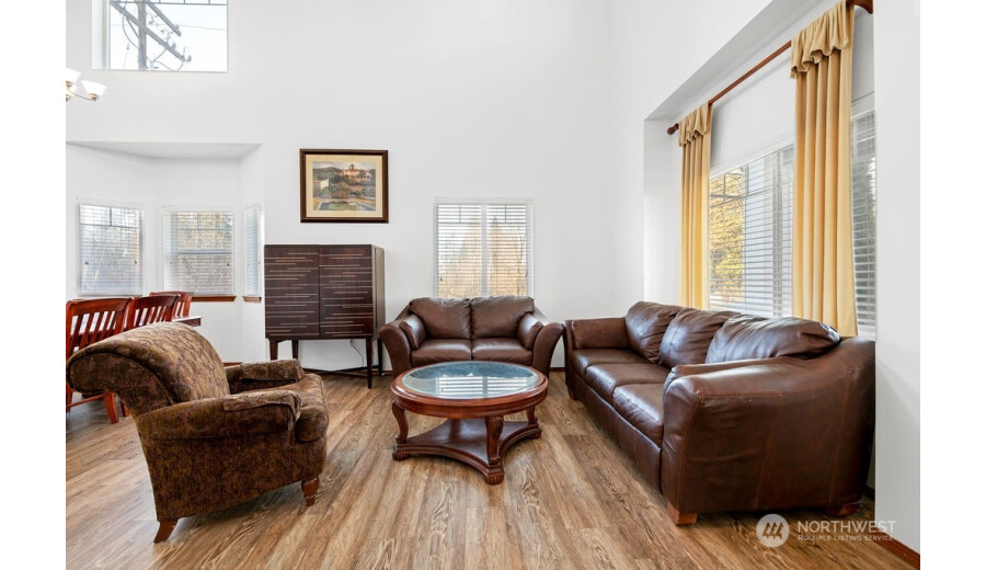 Бездоганний 2-поверховий будинок з 4 спальнями -