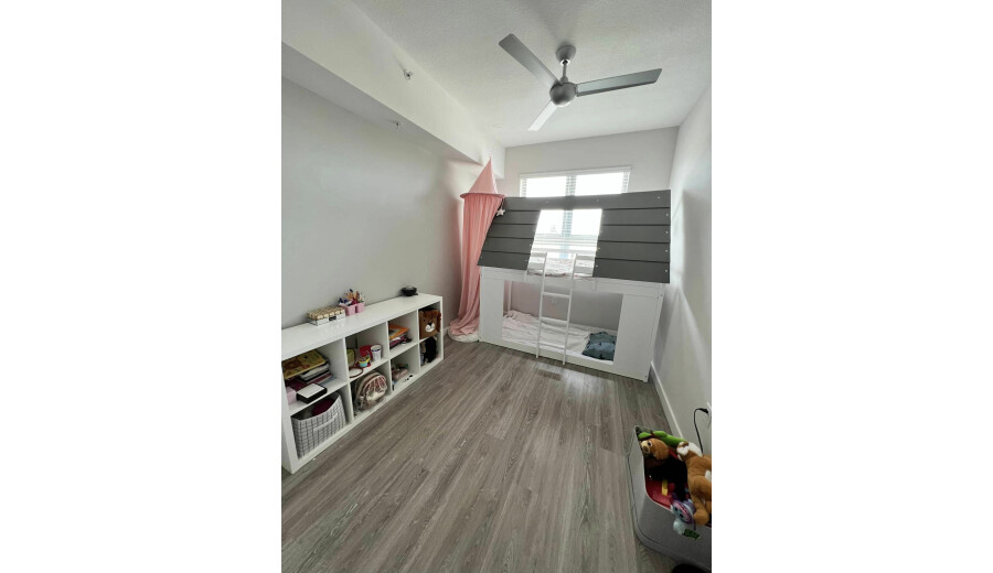 Здам квартиру з травня, з правом подовження контракту.  -