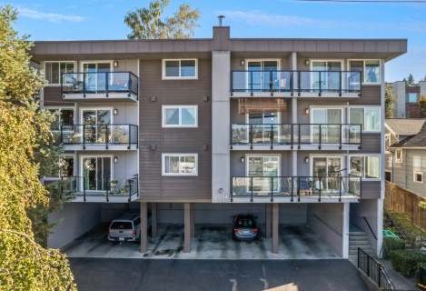 Перший поверх: 1 спальня, 1 ванна кімната