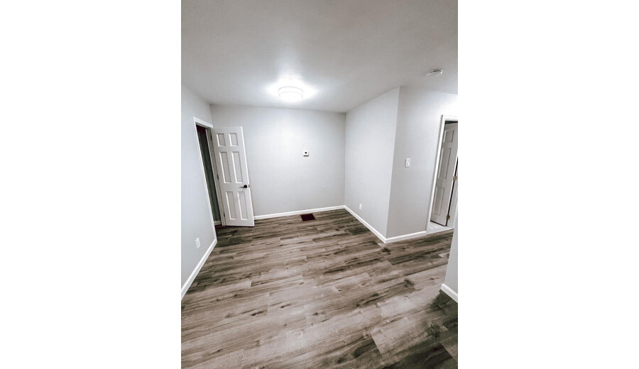 2 Bedroom/ 1 Bathroom Apartment Available for RENT! -