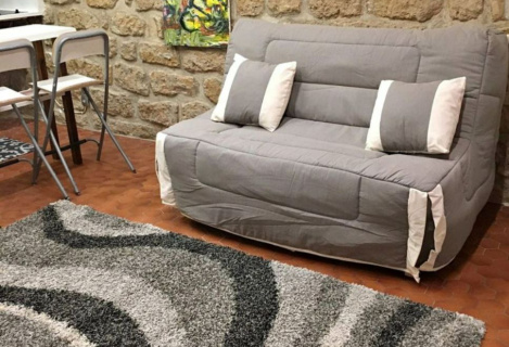 Здається студія в 2-му районі Парижу.