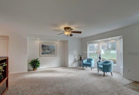 Здаю будинок у Kent біля магазину WinCo Foods.