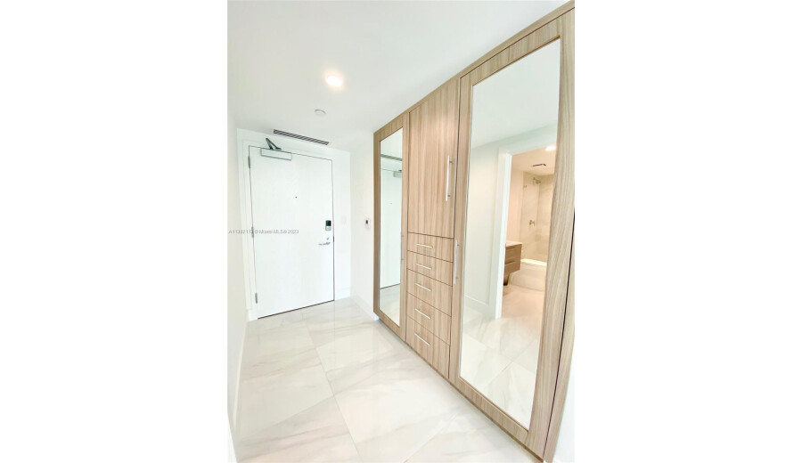 Квартира на продаж  -