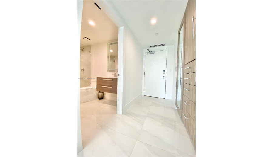 Квартира на продаж  -