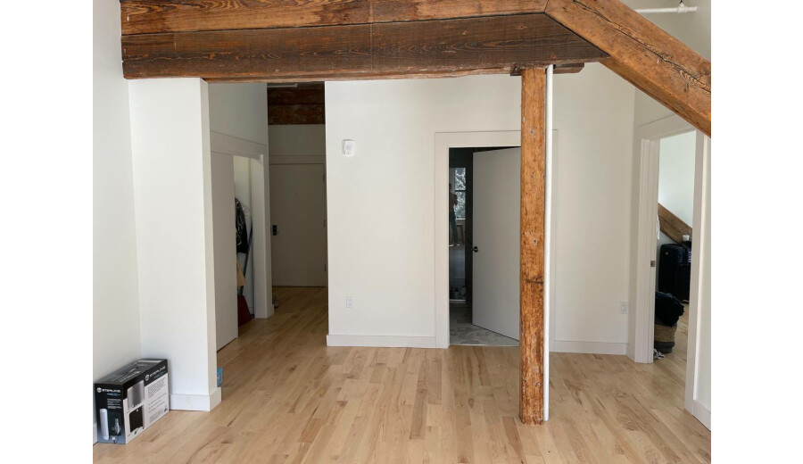 Huge modern 1 bedroom apartment  - 