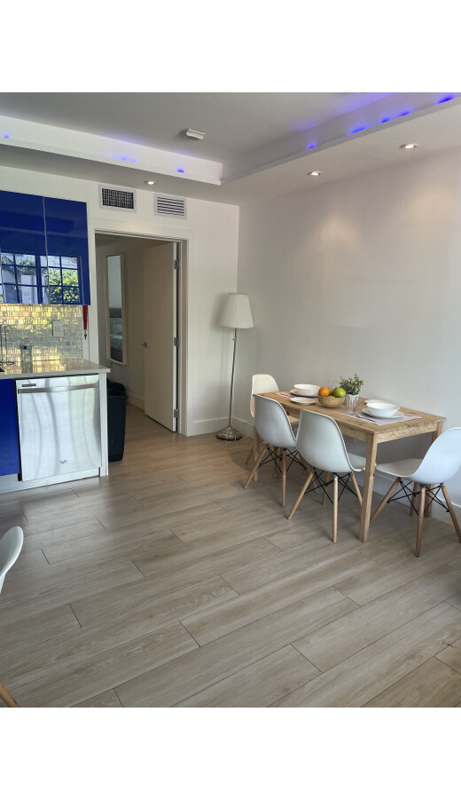 Квартири на різний термін, мебльовані 2300  -