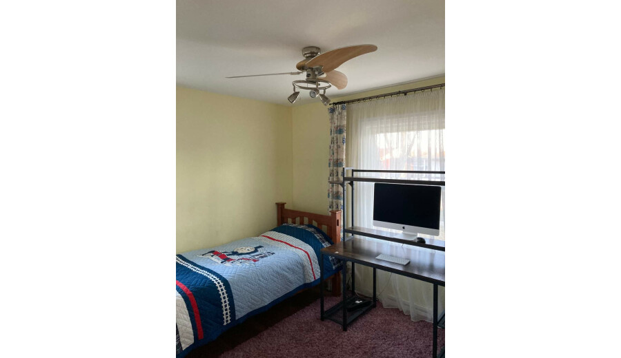 Здається будинок -